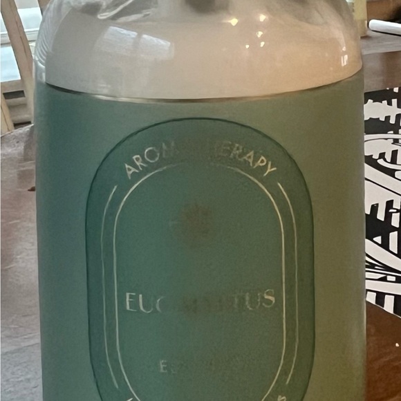 Bath & Body Works Eucalyptus Aromatherapy Moisturizer Full Size NEW - Picture 2 of 4